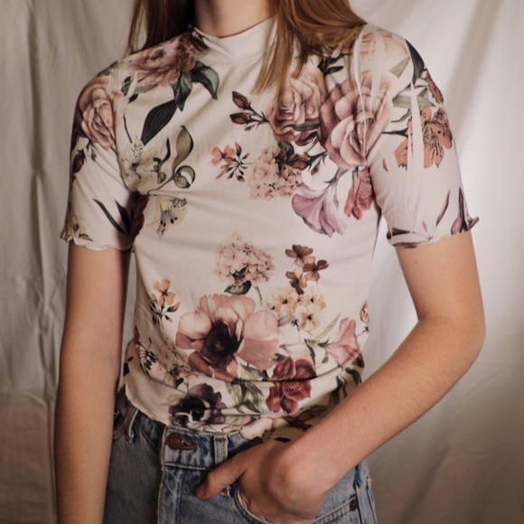 Short Sleeve Floral Top - Picture 1 of 3